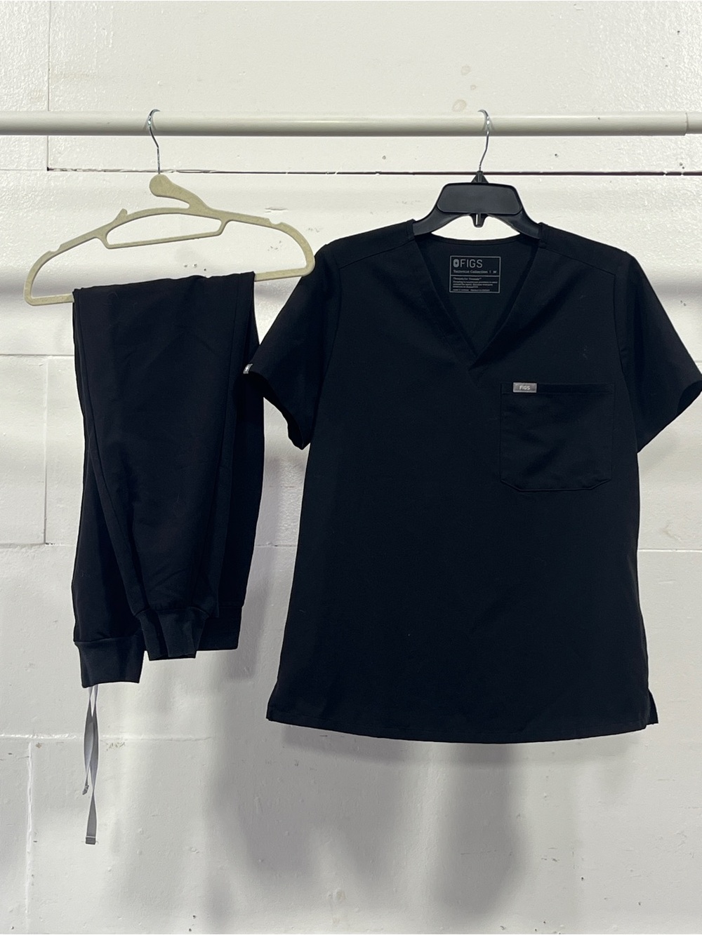 Figs Women's Black V-Neck Pajama Top and Jogger Set